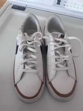Nike Kids White Sneakers with Navy Swoosh and Brown Trim 4Y